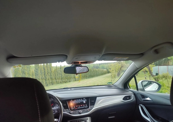 Opel Astra cena 41500 przebieg: 172000, rok produkcji 2018 z Kielce małe 742